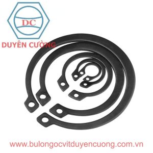 Phe gài trục ngoài chữ C